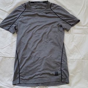 Nike pro  t-shirt